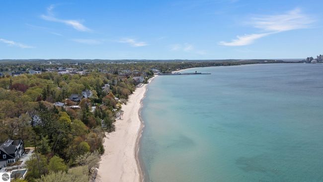 431 Michigan Ave, House other with 10 bedrooms, 7 bathrooms and null parking in Charlevoix MI | Image 79