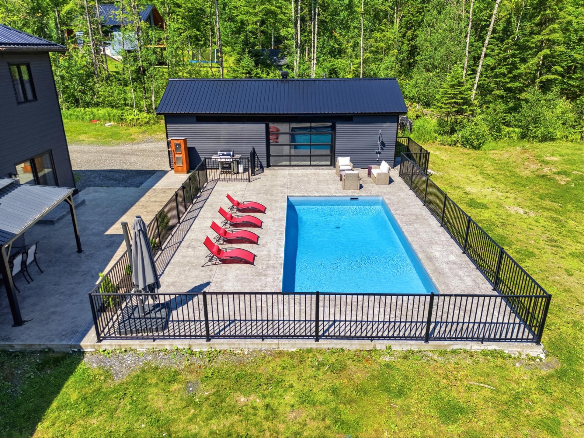 Residential in Sainte-Catherine-de-Hatley 2