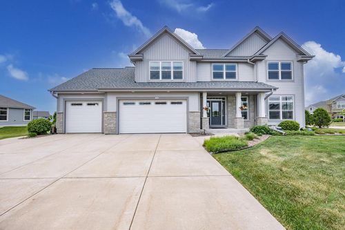 1480 Prairie Creek Boulevard, Oconomowoc, WI, 53066 | Card Image