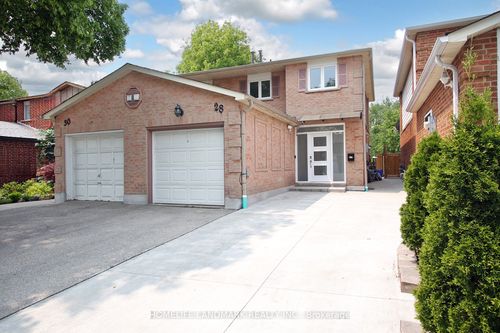 28 Andrea Lane, Woodbridge, ON, L4L1E7 | Card Image