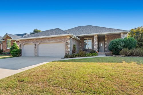 2426 S April Avenue, Springfield, MO, 65807 | Card Image