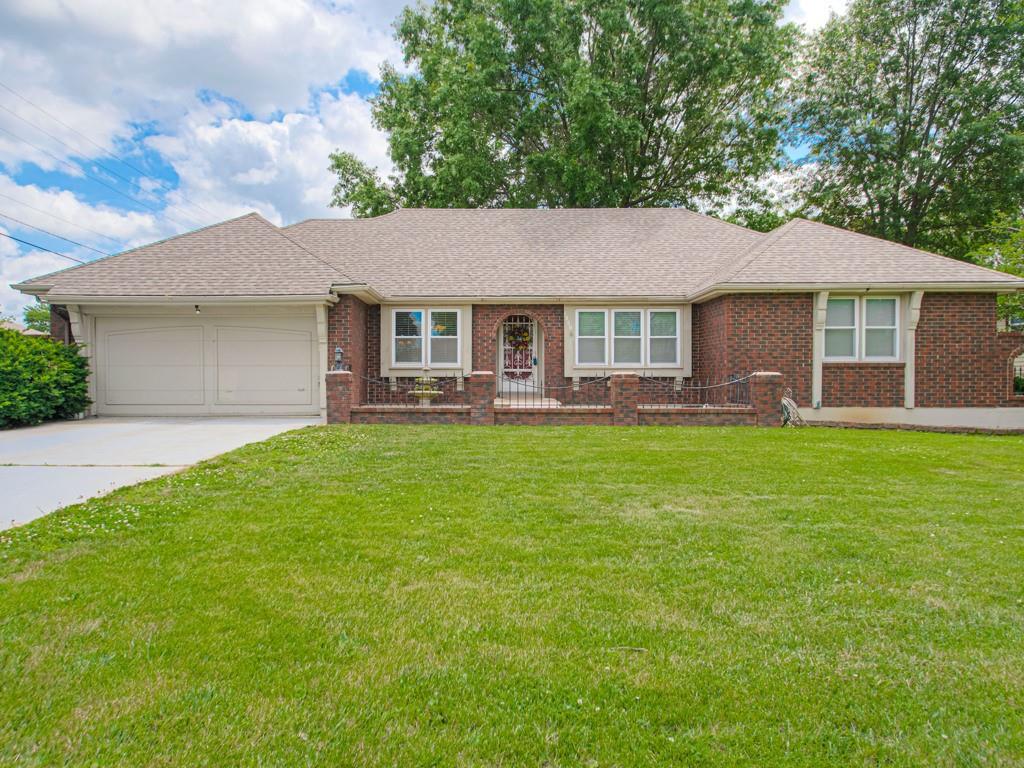 Twilight Ln, Blue Springs, MO 64015