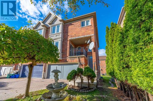 18 Orchid Rd, Thornhill, ON, L3T7T6 | Card Image