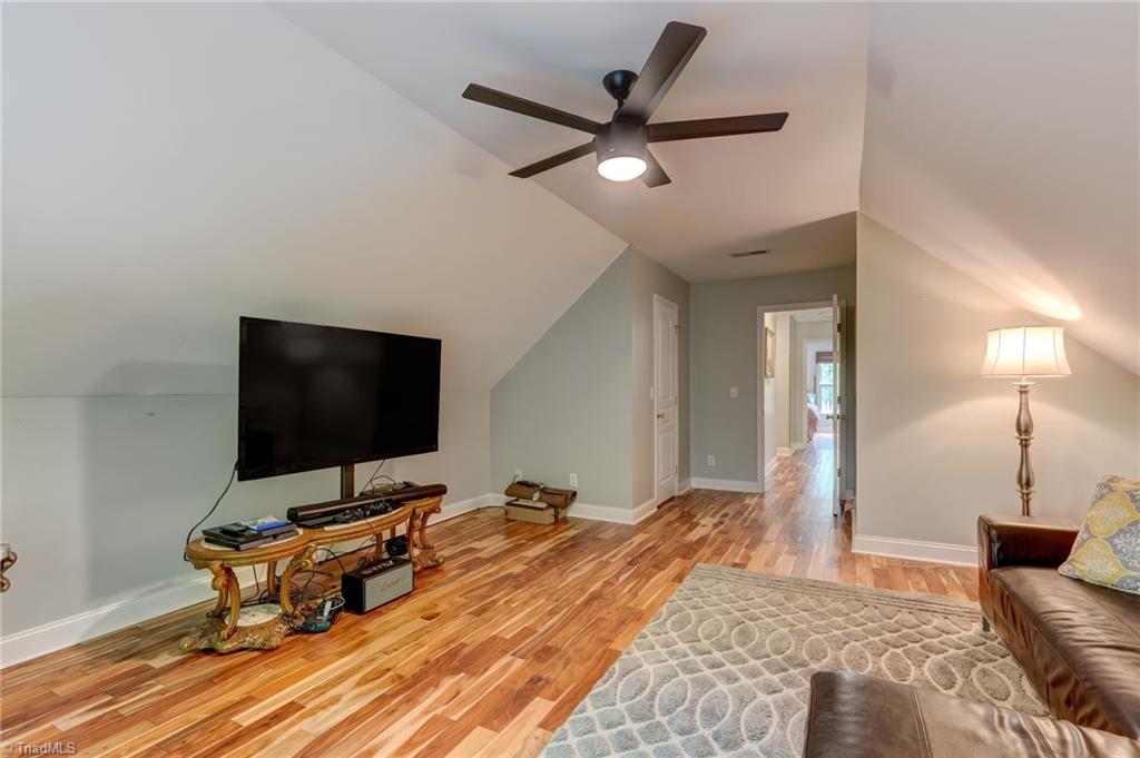Residential in Oak Ridge 4