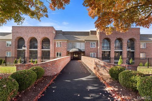 apt-101-14300 Conway Meadows Ct E, Chesterfield, MO, 63017-9609 | Card Image