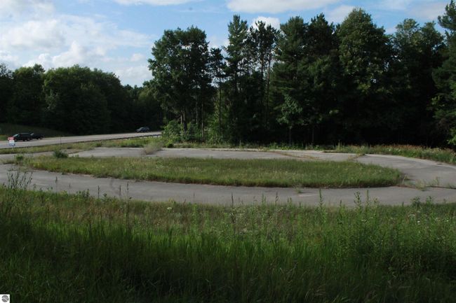 1202 N Us Highway 31 S, Home with 0 bedrooms, 0 bathrooms and null parking in Traverse City MI | Image 5