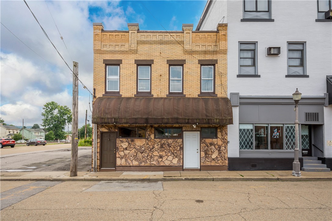 305 Mill St, Coraopolis, PA 15108