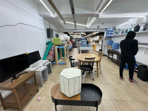 272 E 198th Street, New York, NY, 10458 | Card Image