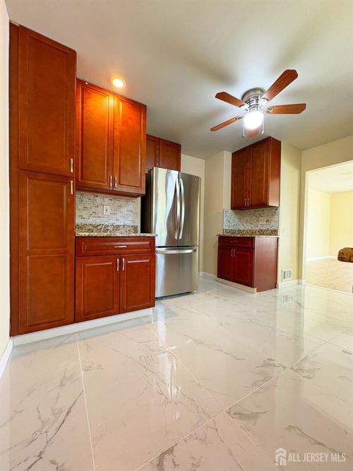 500 Grove Ave, Highland Park, NJ, 08904-2639 | Card Image