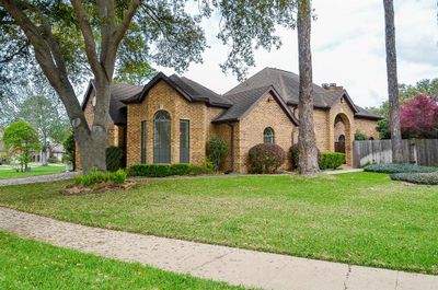 1218 Misty Lake Court, House other with 3 bedrooms, 2 bathrooms and null parking in Sugar Land TX | Image 1