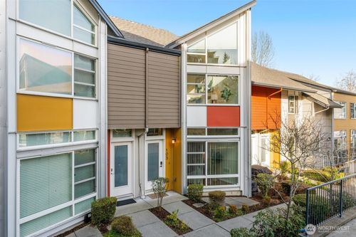 unit-103-15212 Ne 81st Way, Redmond, WA, 98052-4247 | Card Image