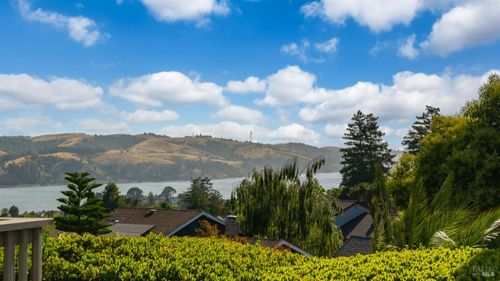 347 Blanchard Ln, Benicia, CA, 94510-2745 | Card Image