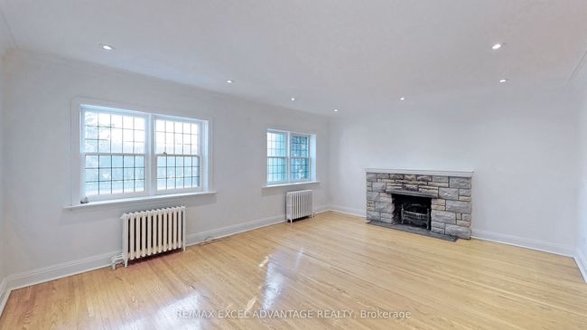 2 Sandringham Dr, House other with 4 bedrooms, 3 bathrooms and 6 parking in North York ON | Image 19