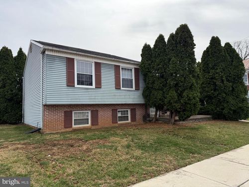 12 Front St, CAMP HILL, PA, 17011-6301 | Card Image