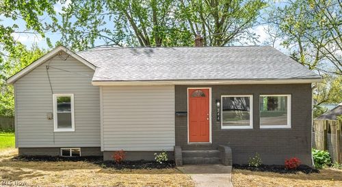 244 Keenan Ave, Cuyahoga Falls, OH, 44221-2224 | Card Image