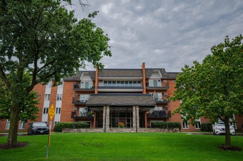 107a-4221 Saratoga Ave, Downers Grove, IL, 60515-1927 | Card Image