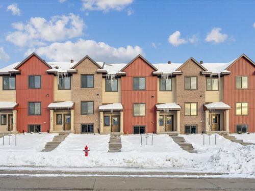 948 Dubs Dr, Iowa City, IA, 52246-8802 | Card Image