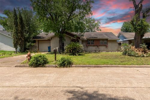 1938 Barnsley Ln, Houston, TX, 77088-1706 | Card Image