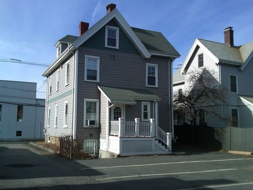 44 Thornton St, Newton, MA, 02458-1532 | Card Image