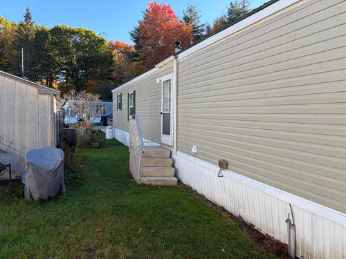 c16-40 Hampton Rd, Exeter, NH, 03833-4896 | Card Image