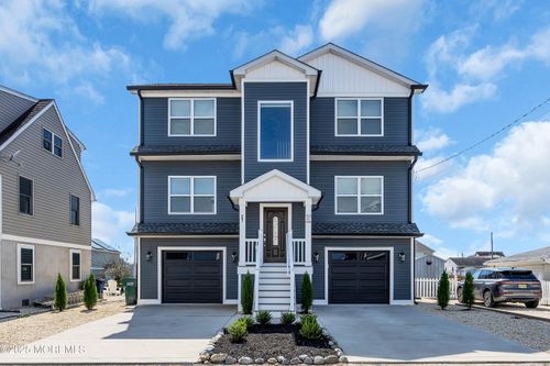 27 W Brig Dr, LITTLE EGG HARBOR TWP, NJ, 08087-1618 | Card Image