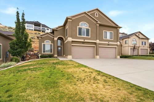 725 Eagle Pass, North Salt Lake, UT, 84054-2678 | Card Image
