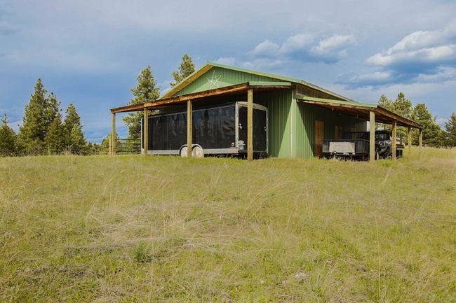 barn and lean-to | Image 92