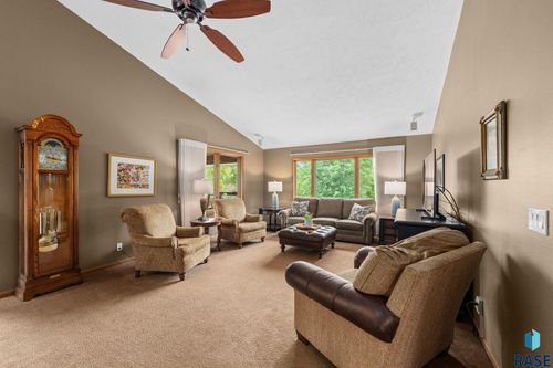 47303 Rogness Pl, Renner, SD, 57055-6526 | Card Image