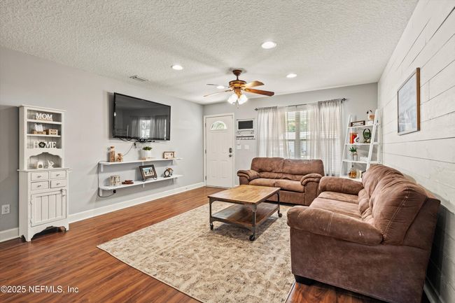 175 May St E, House other with 3 bedrooms, 2 bathrooms and null parking in Baldwin FL | Image 5