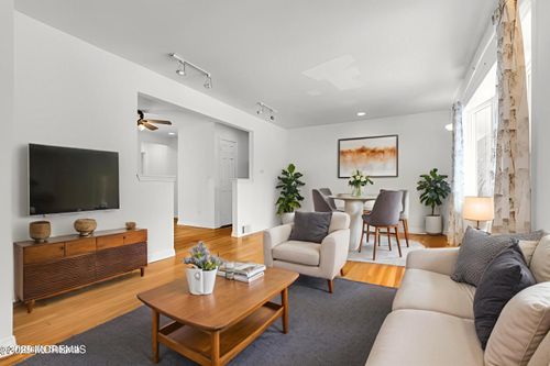 39 Melrose Ter, Middletown, NJ, 07748-2713 | Card Image