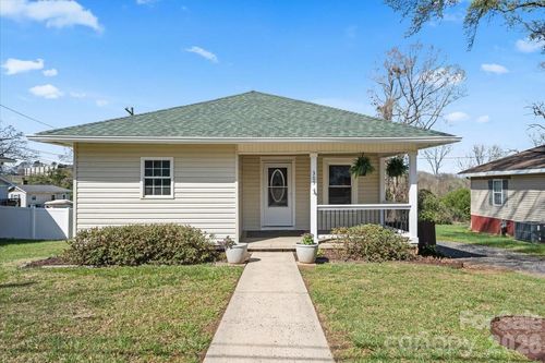 305 Linestowe Drive, Belmont, NC, 28012 | Card Image