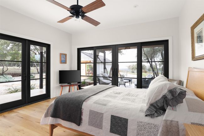 Bedroom with lots of natural light | Image 20