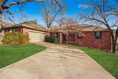 412 Oak Manor Cir, Springdale, AR, 72764-2575 | Card Image