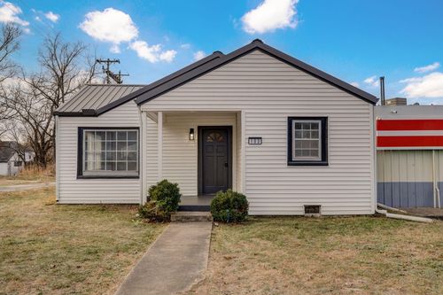 103 E Meadow Ave, Crane, MO, 65633-9202 | Card Image