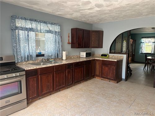 8240 W Edgehill Ct, Crystal River, FL, 34428-5915 | Card Image