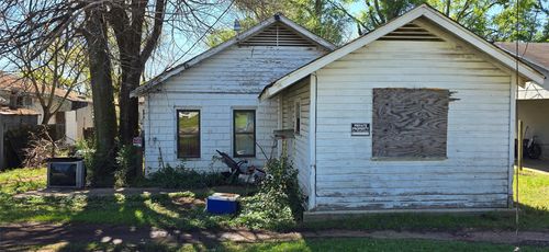 325 E Oklahoma Ave, Vivian, LA, 71082-3327 | Card Image