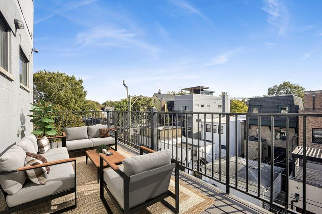 APT-3 - 2235 W Belden Ave, Condo with 3 bedrooms, 2 bathrooms and 1 parking in CHICAGO IL | Image 22