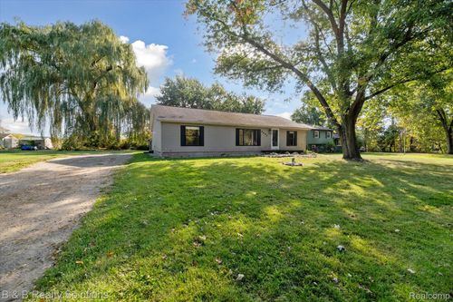 6692 Jones Rd, North Branch, MI, 48461-9712 | Card Image