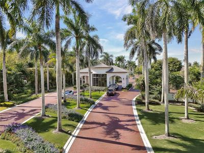 Bay Colony Gate Entrance | Image 3