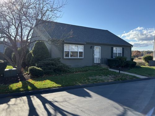 28-28 Aylesbury Cir, Madison, CT, 06443-3434 | Card Image