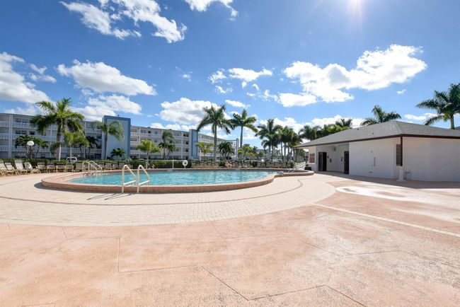 4049 Wolverton C, Condo with 2 bedrooms, 2 bathrooms and null parking in Boca Raton FL | Image 47