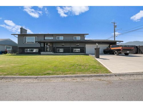 8789 Butchart St, Chilliwack, BC, V2P5S2 | Card Image