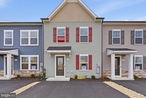 127 Courthouse Dr, MARTINSBURG, WV, 25404-3749 | Card Image