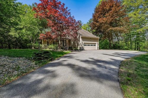 5 Cobblestone Pl, Merrimack, NH, 03054-2300 | Card Image
