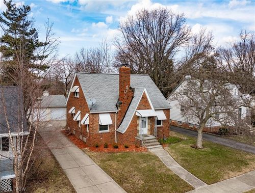 19071 Naumann Ave, Euclid, OH, 44119-1665 | Card Image