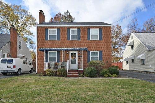 676 Central Parkway Ave Se, Warren, OH, 44484-4538 | Card Image