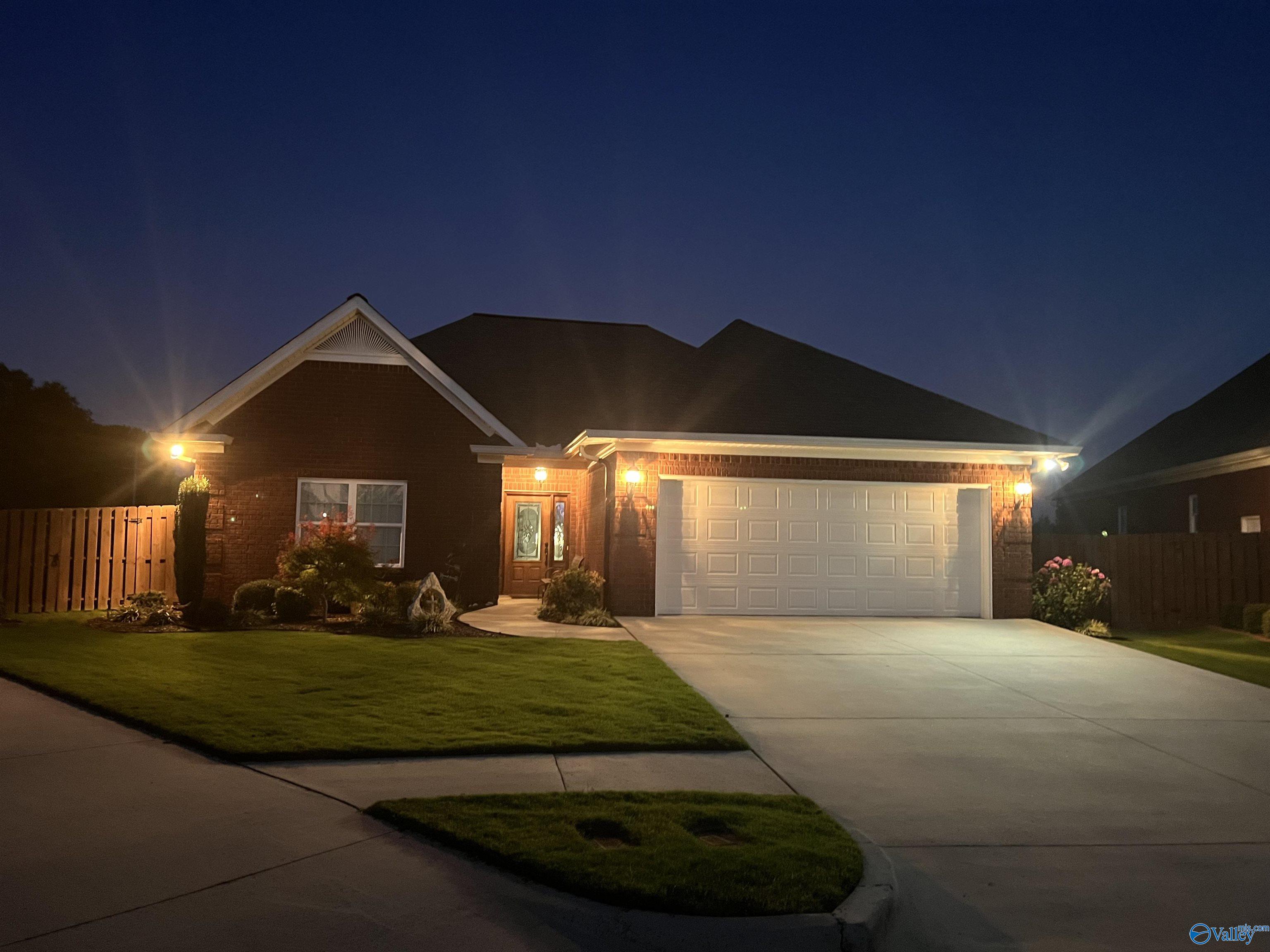 Canterbury Cir, Arab, AL 35016