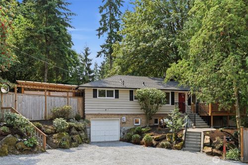 549 Nw 205th St, Shoreline, WA, 98177-2048 | Card Image