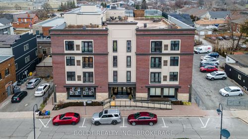 10 Albert St E, Thorold, ON, L2V1P1 | Card Image