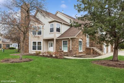 40 Willow Parkway, Townhouse with 2 bedrooms, 2 bathrooms and 1 parking in Buffalo Grove IL | Image 1